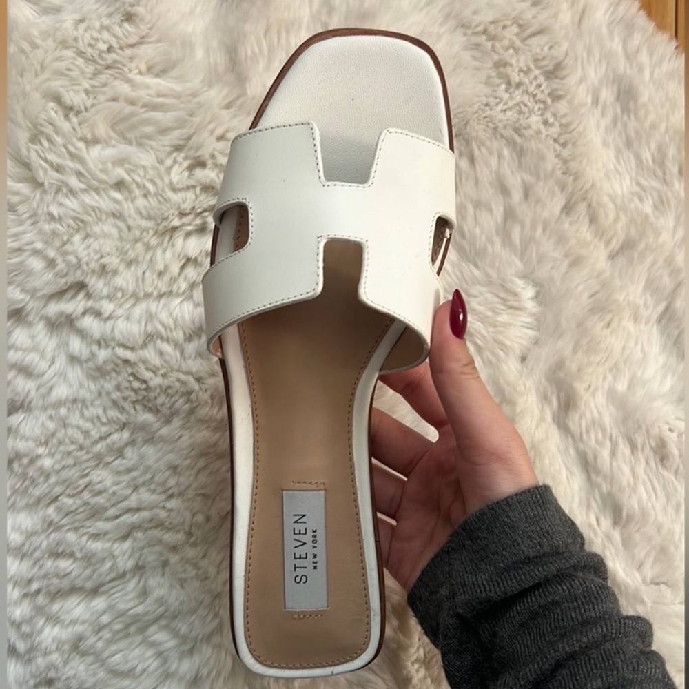 Brand new never used Steve Madden sandals